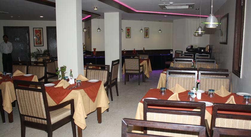 Hotel Classic Diplomat Nueva Delhi Restaurante foto