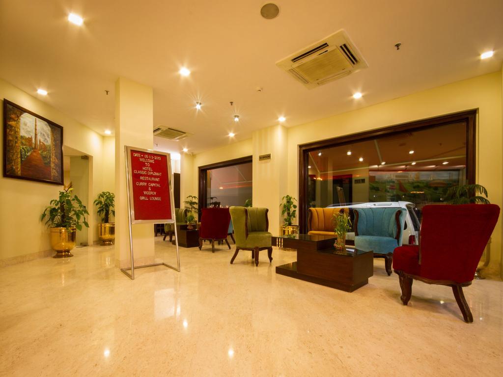 Hotel Classic Diplomat Nueva Delhi Exterior foto