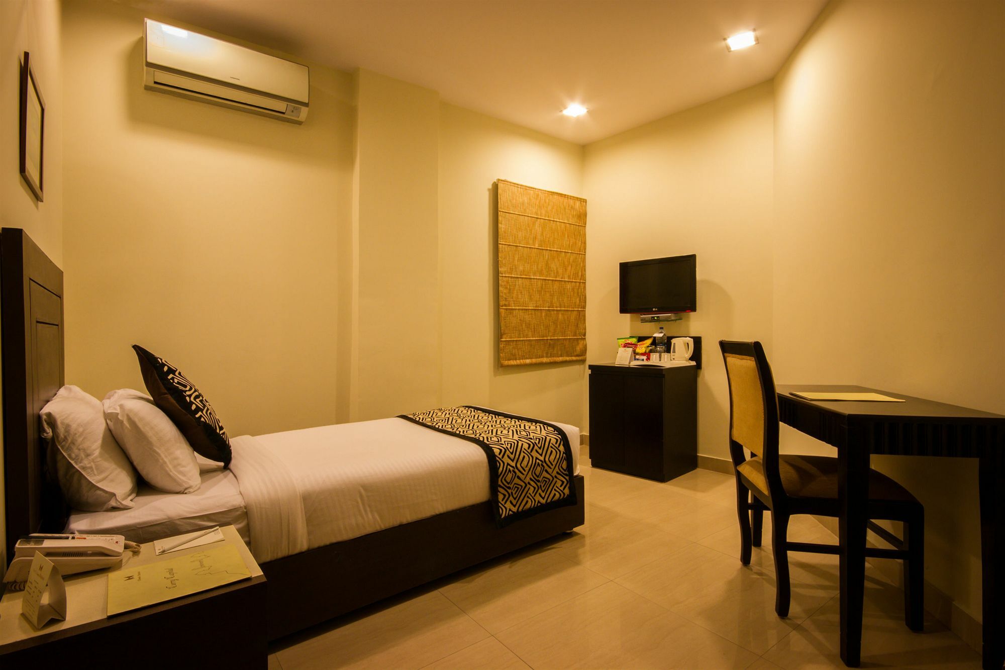 Hotel Classic Diplomat Nueva Delhi Habitación foto