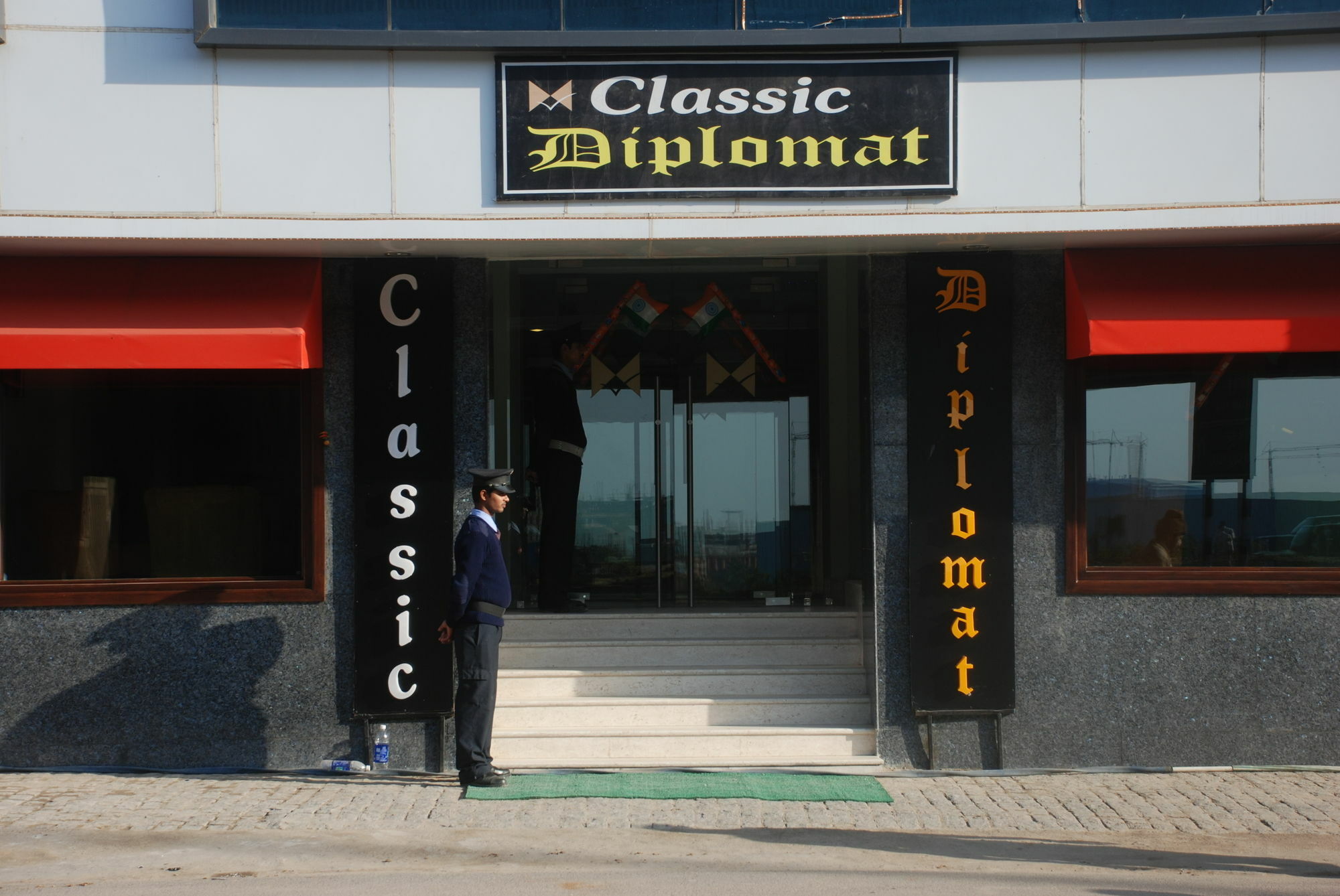 Hotel Classic Diplomat Nueva Delhi Exterior foto